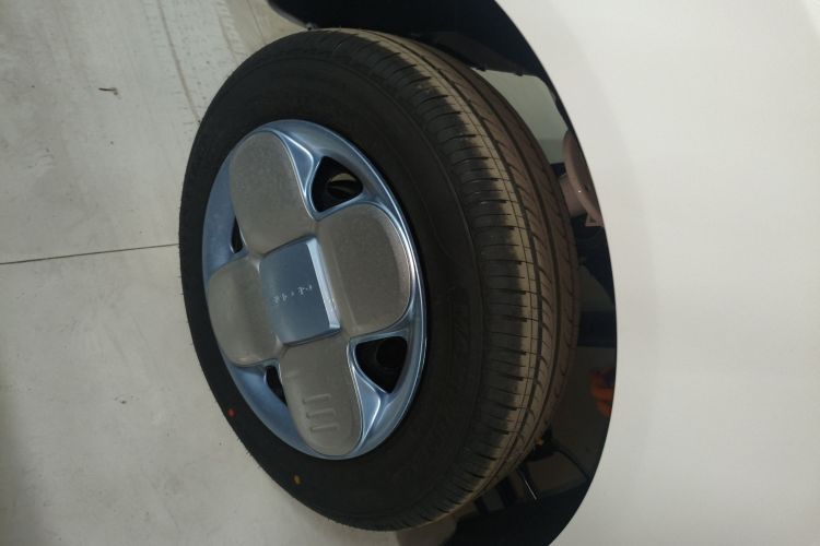 吉利银河 2024款 熊猫mini 200km 耐力熊车身外观6008