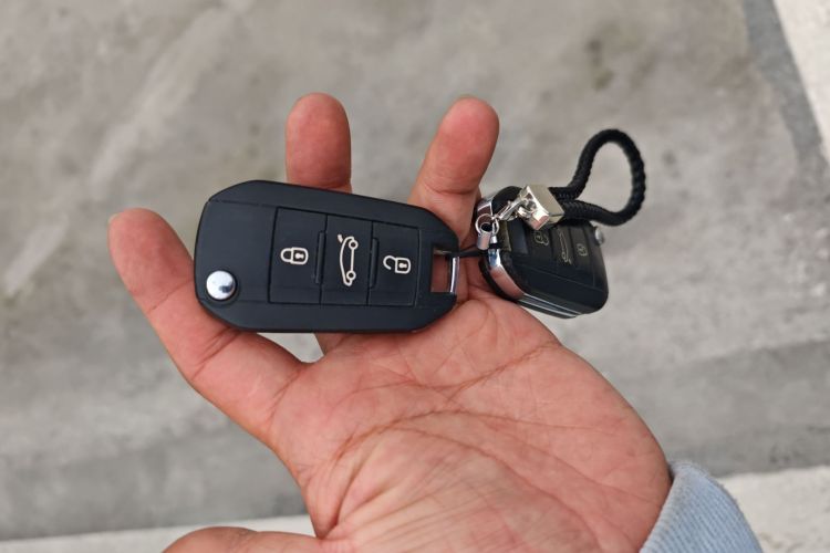 标致408 2014款 1.8L 自动豪华版中控内饰11