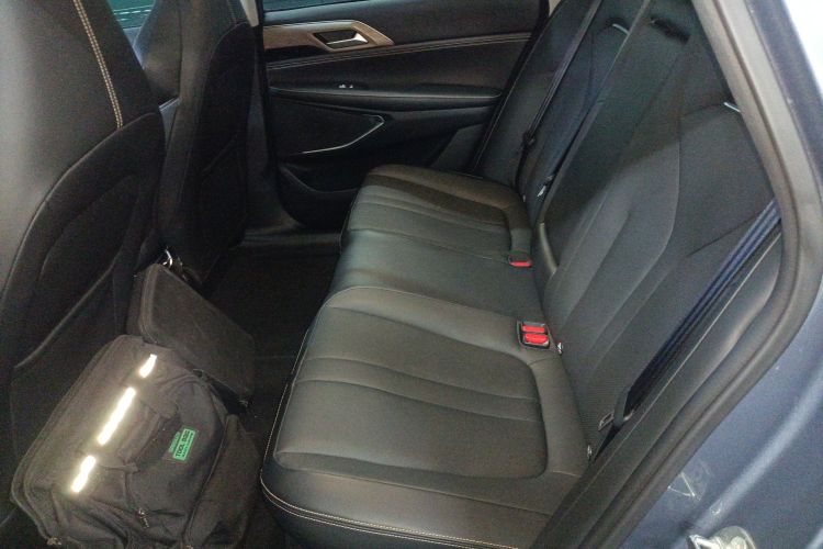 小鹏P5 2021款 550E中控内饰21