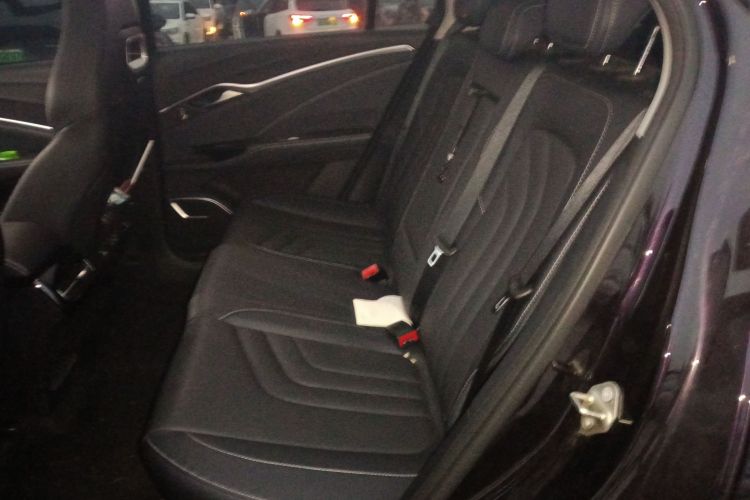 哪吒汽车 哪吒U 2021款 Pro 400 行业定制版中控内饰7004