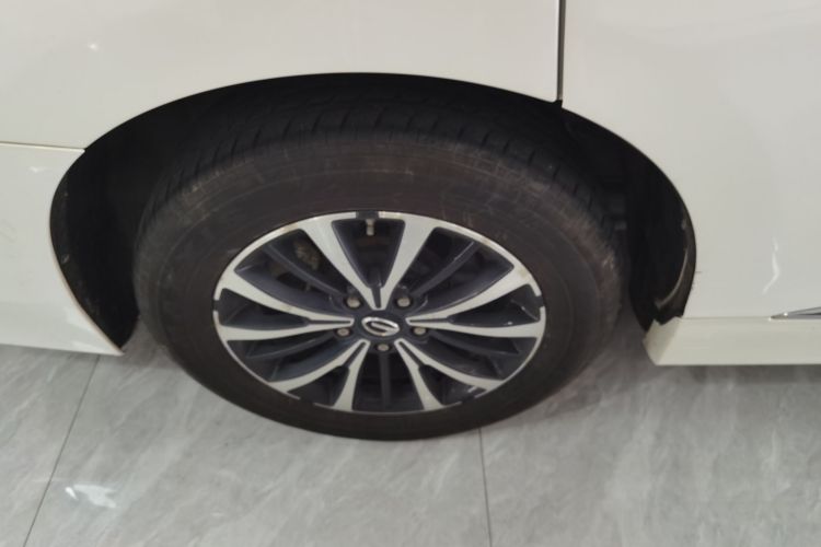 广汽传祺 传祺M8 2021款 领秀系列 390T 尊享版车身外观56