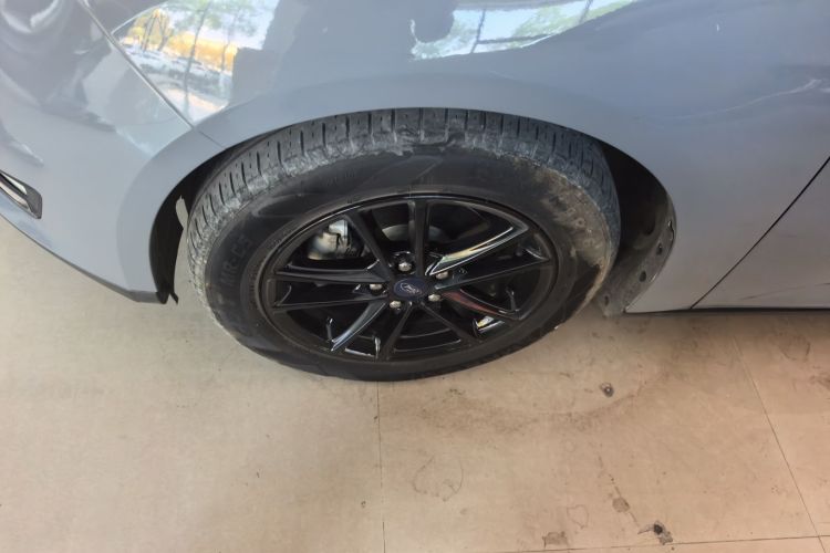 福特 福克斯 2017款 两厢 EcoBoost 180 自动精英型车身外观6007