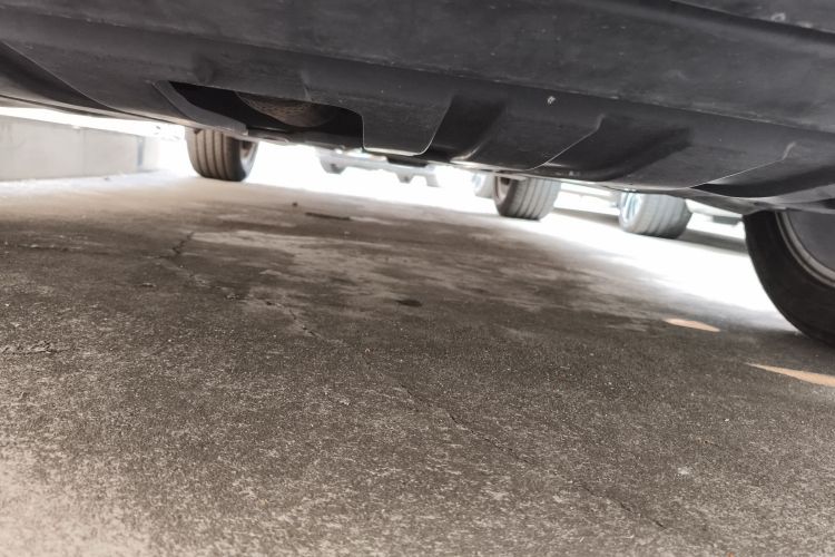 陆风X7 2015款 2.0T 全景尊贵版局部细节9008