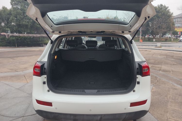 众泰T600 2016款 1.5T 手动旗舰型机舱底盘23