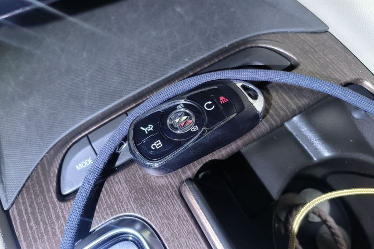 别克 昂科旗 2020款 28T 四驱Avenir艾维亚中控内饰7001