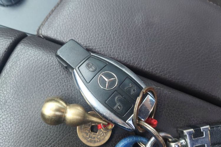 奔驰GLE 2016款 GLE 320 4MATIC 动感型中控内饰7001