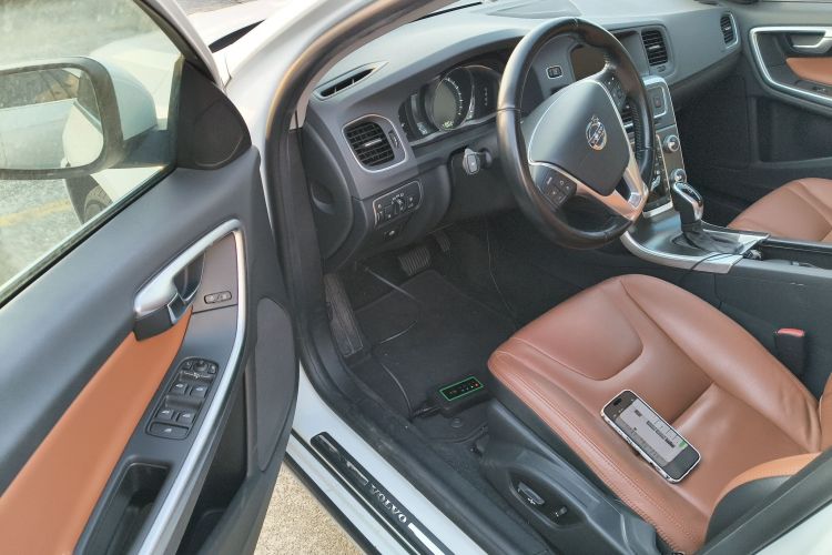 沃尔沃S60 2015款 S60L T5 智驭版中控内饰20