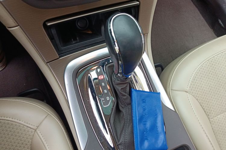 别克 君威 2012款 2.0L 舒适版局部细节18