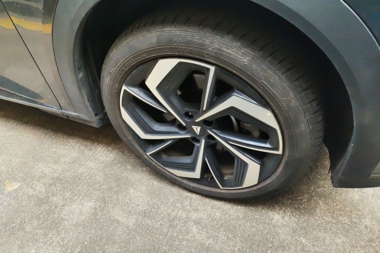 深蓝汽车 深蓝S07 2024款 215Max 乾崑智驾ADS SE增程版车身外观6007