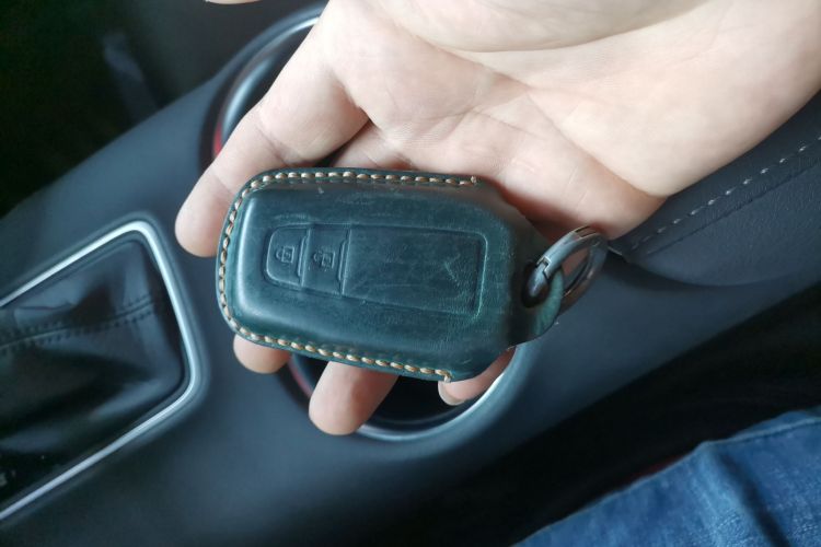 丰田 凌放HARRIER 2023款 2.0L CVT两驱进取版中控内饰7001