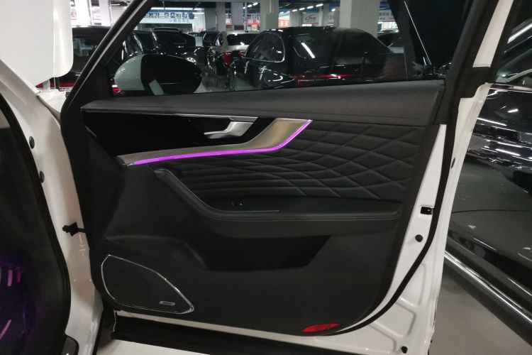 红旗HS5 2022款 改款 2.0T 智联旗享版中控内饰42