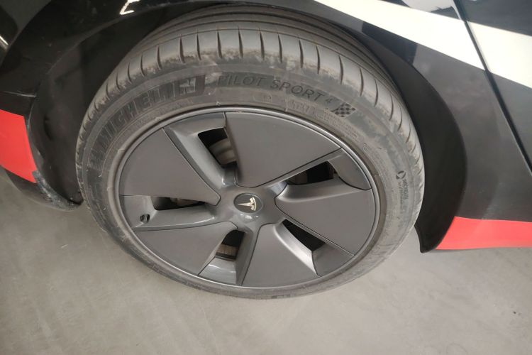 特斯拉 Model 3 2022款 后轮驱动版车身外观6008