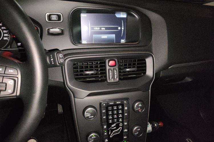 沃尔沃V40 2017款 T3 智逸版中控内饰16