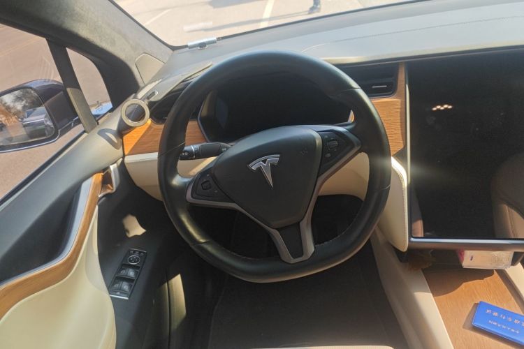 特斯拉 Model X 2019款 长续航版中控内饰13