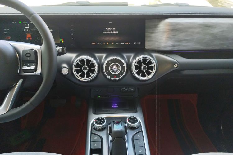 坦克300 2021款 越野版 2.0T 征服者中控内饰16