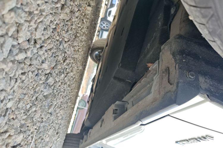 丰田 格瑞维亚 2023款 2.5L混动 尊贵PLUS版局部细节9002