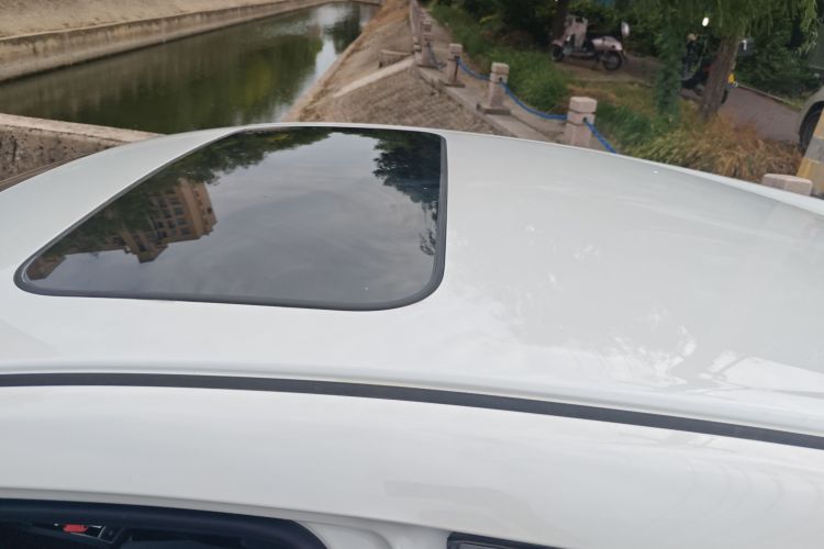 本田 思域 2021款 HATCHBACK 220TURBO CVT潮酷控局部细节57