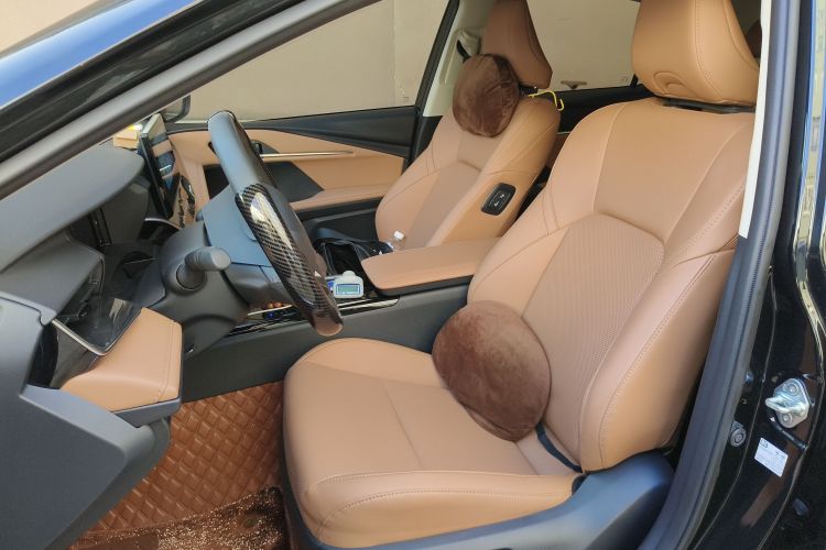 丰田 凯美瑞 2024款 双擎 2.0HGVP 豪华版局部细节19