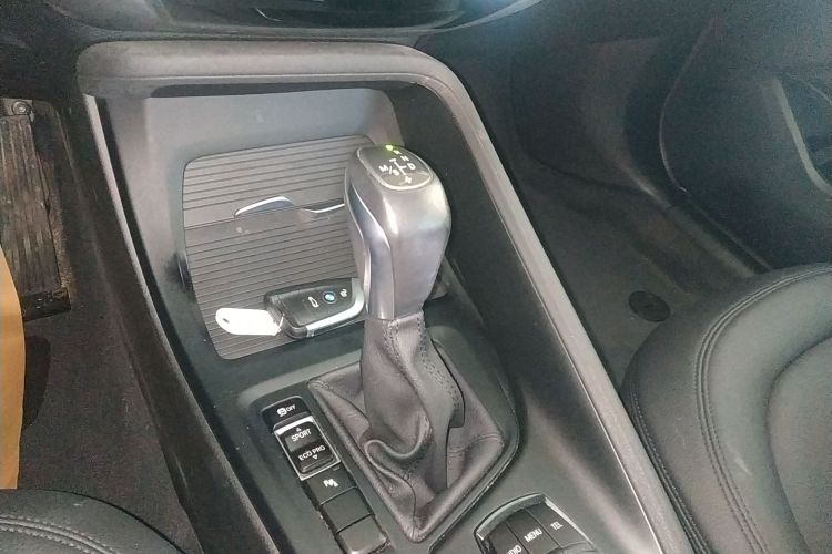 宝马X1 2016款 sDrive18Li 尊享型中控内饰18