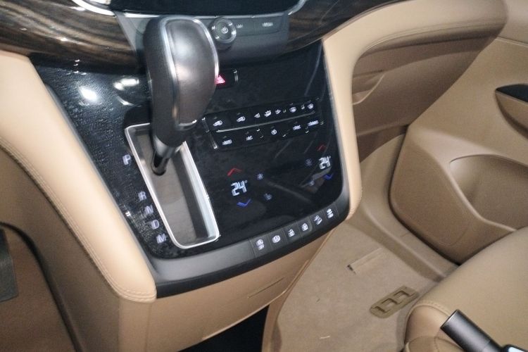 别克GL8 2018款 ES 28T 豪华型 国VI中控内饰18