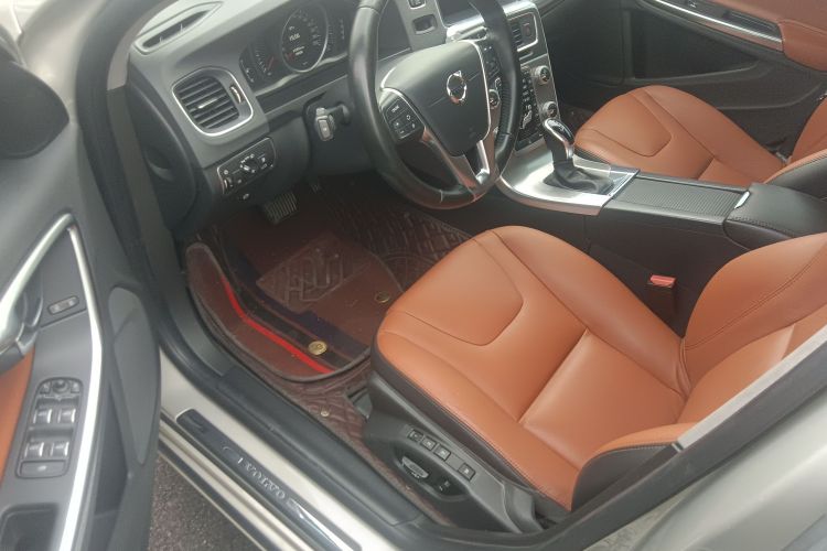 沃尔沃S60 2018款 S60L T3 智进进取版中控内饰7003