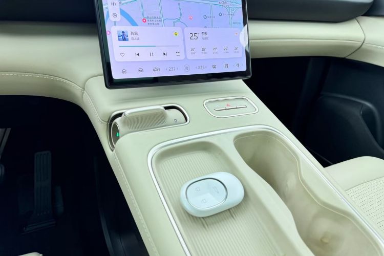 蔚来ES6 2023款 75kWh中控内饰18