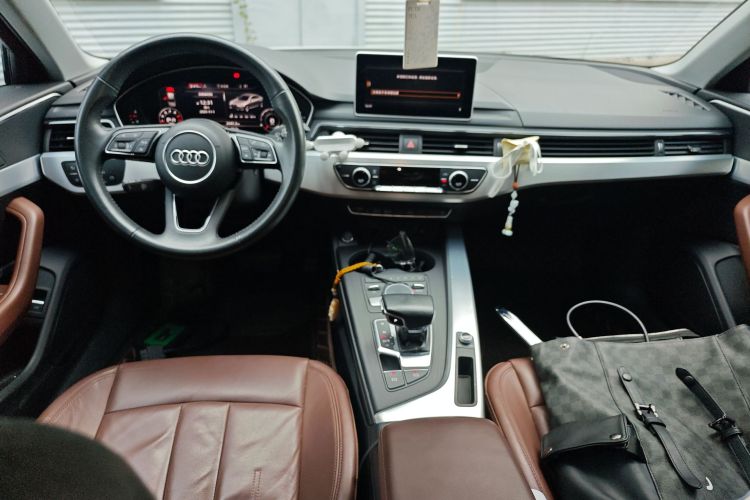 奥迪A4L 2018款 30周年年型 40 TFSI 时尚型中控内饰12