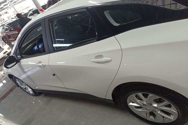 别克 微蓝6 2024款 430km 舒享版车身外观4