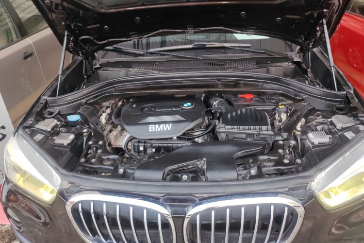 宝马X1 2016款 sDrive18Li 尊享型机舱底盘24