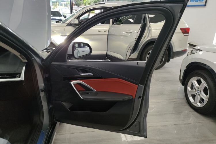 宝马X1 2023款 sDrive20Li X设计套装中控内饰7005