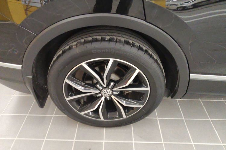 大众 途观L 2019款 改款 330TSI 自动两驱智动豪华版 国VI车身外观6008