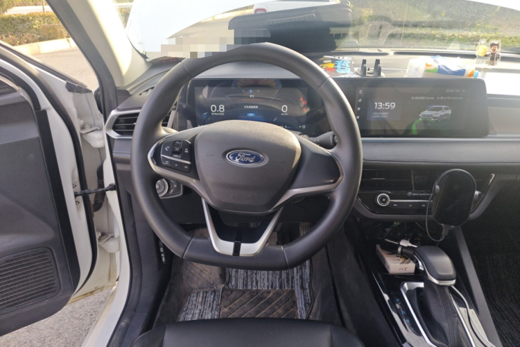 福特 福睿斯 2021款 1.5L 自动铂金版中控内饰13