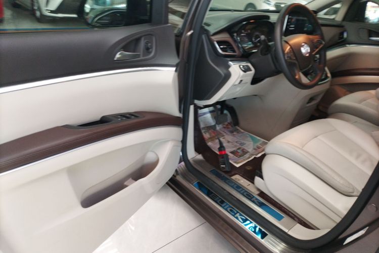 别克GL8 2020款 陆上公务舱 652T 豪华型中控内饰7003