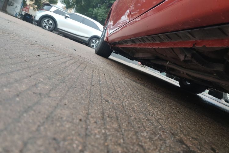 丰田 雷凌 2017款 改款 185T CVT领先版 国V局部细节9002