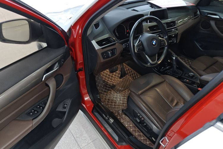 宝马X1 2019款 sDrive18Li 尊享型中控内饰20