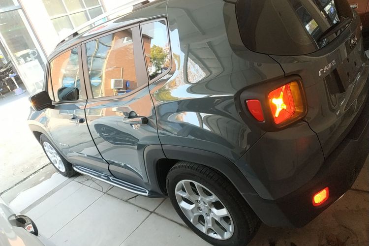 Jeep 自由侠 2016款 1.4T 自动劲能版+车身外观4