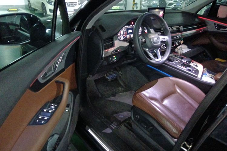 奥迪Q7 2019款 45 TFSI S line运动型中控内饰20