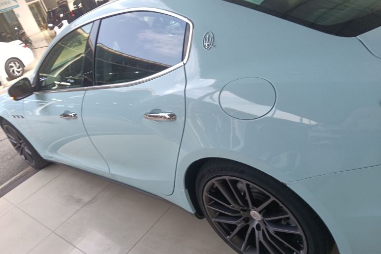 玛莎拉蒂 Ghibli 2017款 3.0T 标准版车身外观4