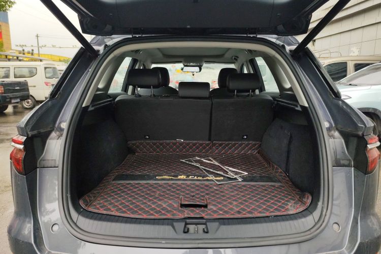 比亚迪 宋Pro新能源 2019款 DM 1.5T 四驱性能版旗舰型机舱底盘23