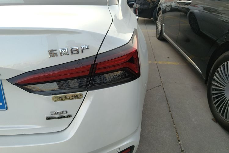 日产 天籁 2022款 2.0T XL 进享版车身外观9