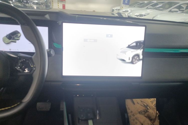 领克08 EM-P 2023款 220km 时间限量版中控内饰16