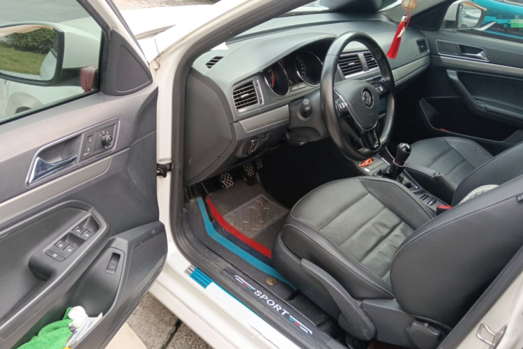 大众 朗逸 2017款 1.6L 手动舒适版中控内饰20