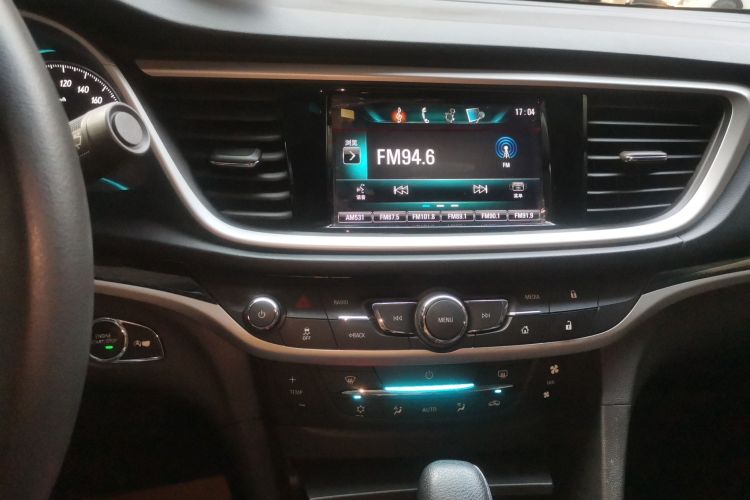 别克 英朗 2015款 18T 双离合豪华型中控内饰16