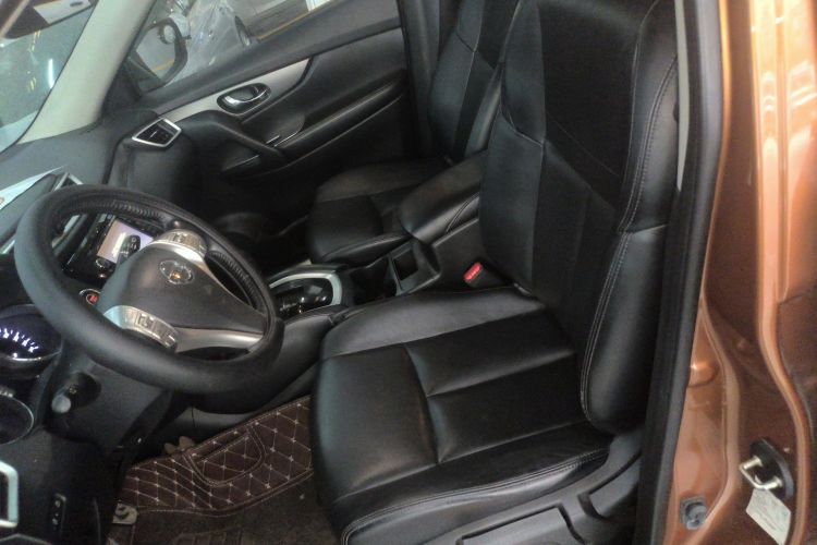 日产 奇骏 2014款 2.0L CVT智领版 2WD局部细节19