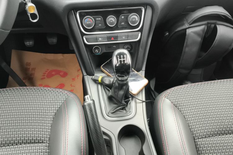 奇瑞 瑞虎3 2016款 1.6L 手动智尚版局部细节18