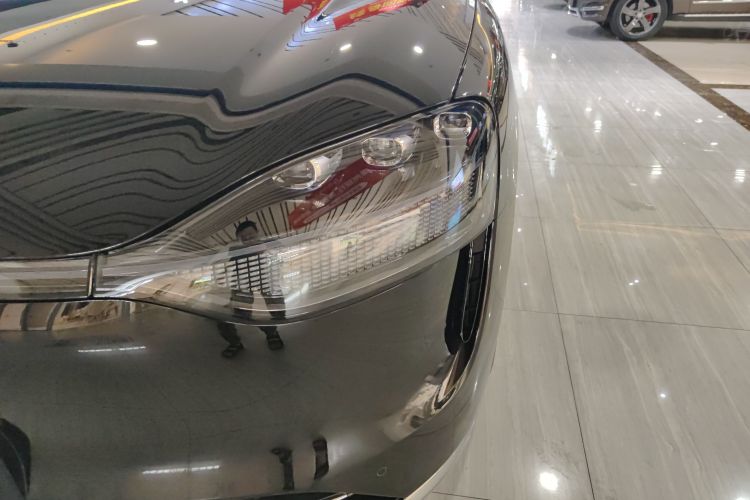 鸿蒙智行 问界M9 2024款 增程 Max版 42kWh 5座版车身外观36