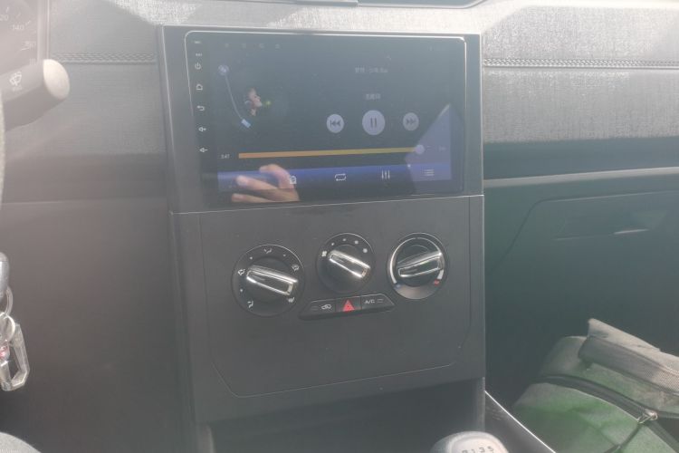 五菱汽车 五菱宏光PLUS 2020款 1.5L 手动标准型 5座局部细节16