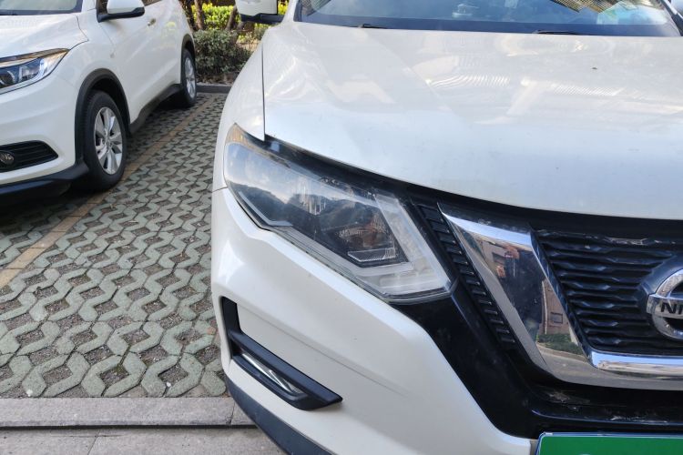 日产 奇骏 2019款 2.0L CVT智联舒适版 2WD车身外观8