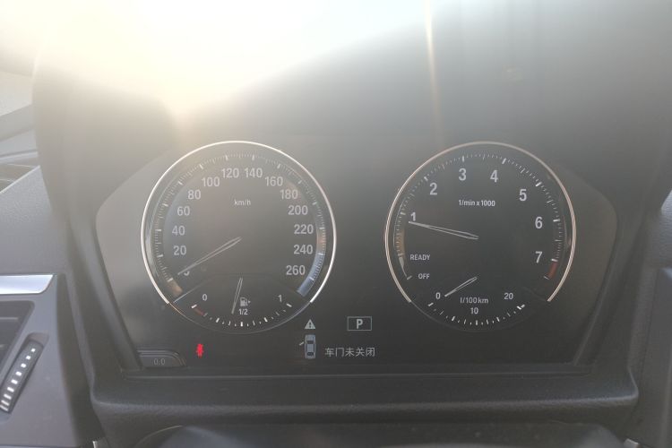 宝马1系 2018款 118i 运动型中控内饰14