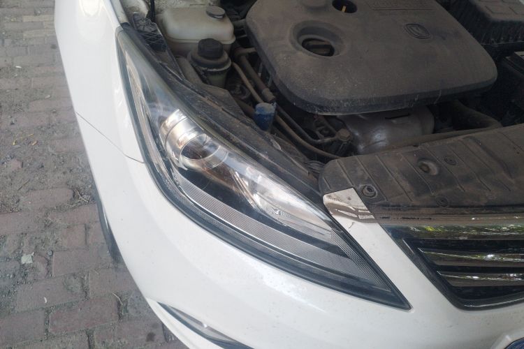 长安 逸动 2016款 1.6L 手动风尚型车身外观6006